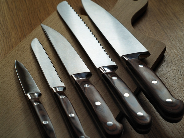 Wybieramy komplet noży na dobry początek wyposażenia kuchni